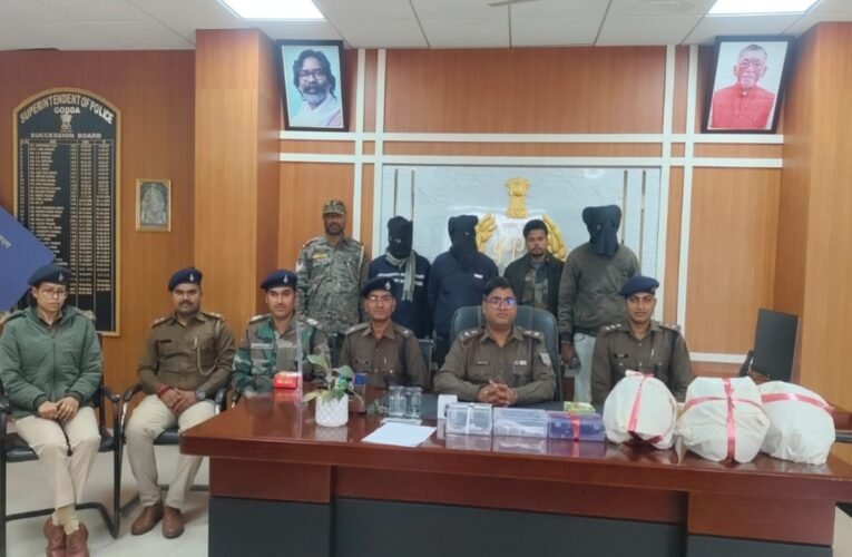 गोड्डा गोलीकांड: जज पर पत्नी की सुपारी देकर हत्या कराने की कोशिश का गंभीर आरोप,  हमले में तीन गिरफ्तार