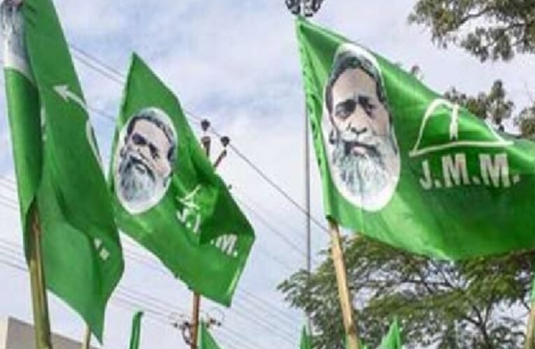 पद्म भूषण से सम्मानित हुए दिशोम गुरु शिबू सोरेन: झामुमो ने भारत रत्न की मांग को जारी रखने का ऐलान