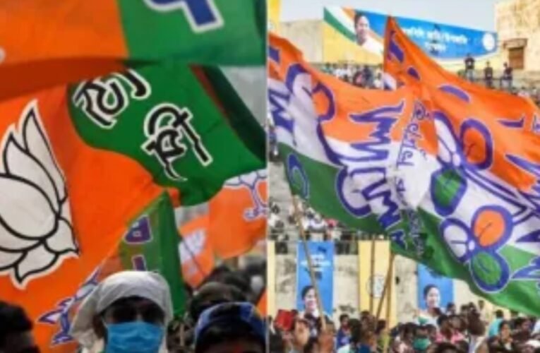 कोलकाता के बेहाला में BJP-TMC कार्यकर्ताओं में जोरदार झड़प, TMC ने BJP की स्टेज में लगाई आग