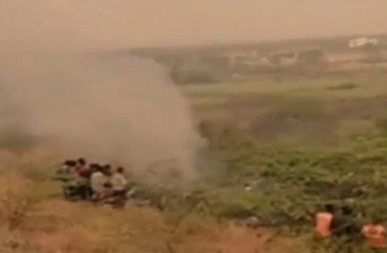 महाराष्ट्र के बारामती में बड़ा विमान हादसा: उपमुख्यमंत्री अजित पवार सवार विमान लैंडिंग के दौरान क्रैश