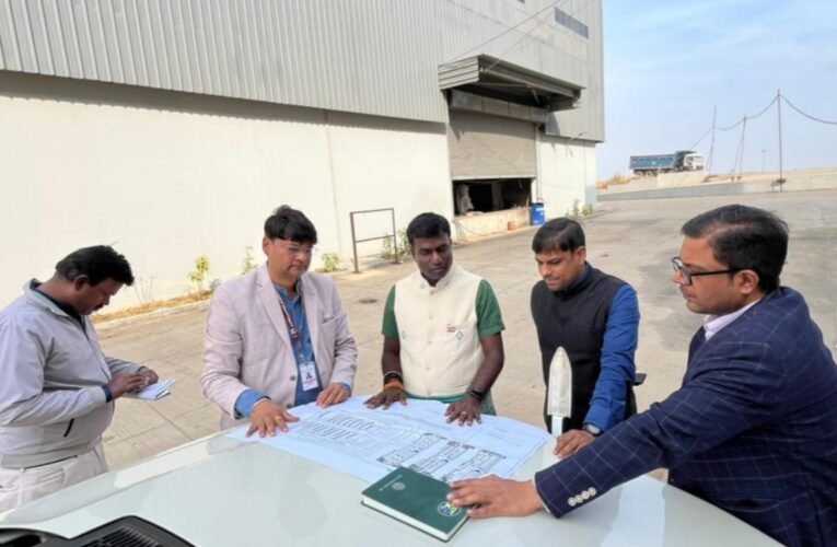रांची नगर निगम चुनाव 2026: उपायुक्त मंजूनाथ भजन्त्री ने ट्रांसपोर्ट नगर रिंग रोड पर प्रस्तावित स्ट्रांग रूम का निरीक्षण किया
