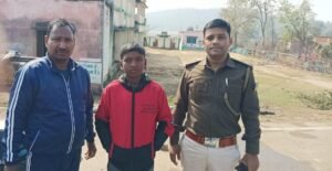 61 दिनों बाद मिला लापता मासूम: रांची पुलिस ने कोडरमा से 12 वर्षीय कन्हैया कुमार को किया सुरक्षित बरामद 13 IMG 20260119 WA0001