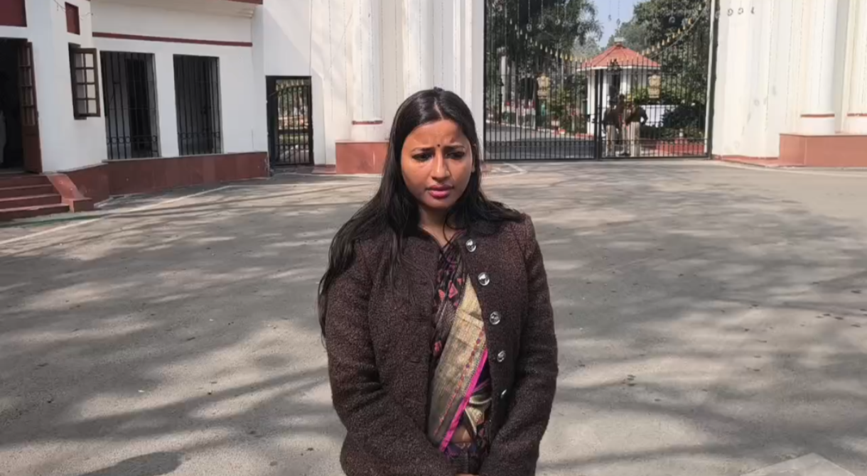 पूर्व विधायक अंबा प्रसाद ने राज्यपाल से की मुलाकात, बड़कागांव विस्थापन पर कंपनियों के खिलाफ लगाए गंभीर आरोप 1 Screenshot 20260131 153257 InShot