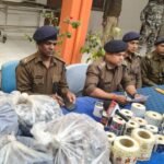 निगर निकाय चुनाव से पहले गोड्डा पुलिस की बड़ी कार्रवाई: घटियारी में नकली शराब फैक्ट्री का भंडाफोड़, 1400 लीटर स्प्रिट सहित भारी मात्रा में सामान जब्त 20260201_192632