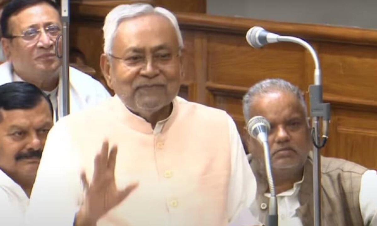 बिहार के वित्त मंत्री विजेंद्र प्रसाद यादव ने विधानसभा में किया पेश, 3.47 लाख करोड़ रुपए का अब तक का सबसे बड़ा बजट! 45 20260203 153328