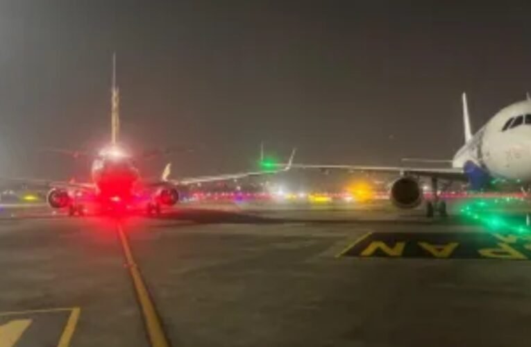 मुंबई एयरपोर्ट पर बड़ा हादसा टला: एयर इंडिया और इंडिगो विमानों के विंग टिप्स आपस में टकराए, यात्रियों को कोई चोट नहीं