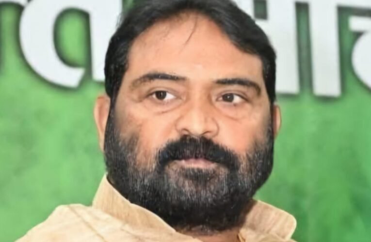 झारखंडियों को रोजगार देने की बात भाजपा को क्यों लगती है धमकी? विनोद पांडेय का आदित्य साहू पर तीखा हमला