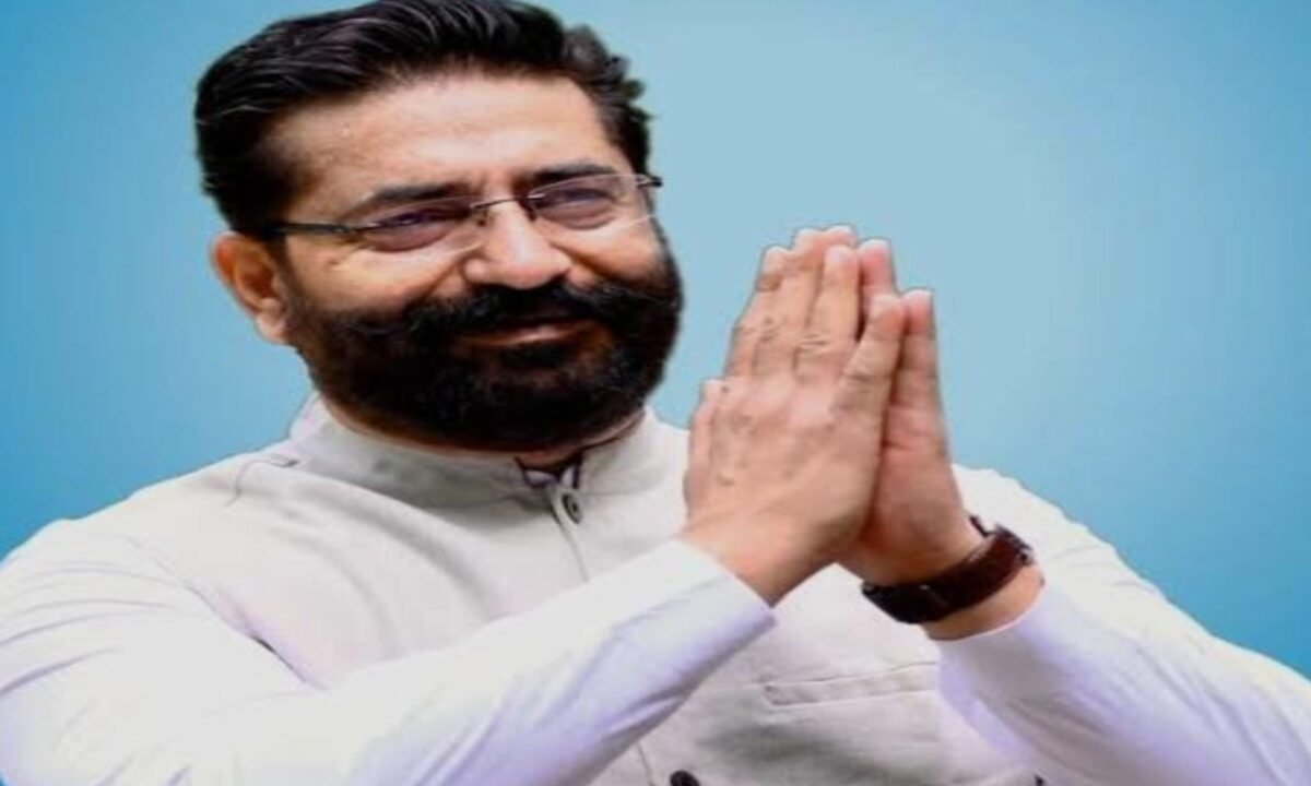 देहरादून में दिनदहाड़े सनसनीखेज हत्या: झारखंड के कुख्यात गैंगस्टर विक्रम शर्मा को सिल्वर सिटी मॉल में गोली मारकर किया गया ढेर 44 20260213 164722