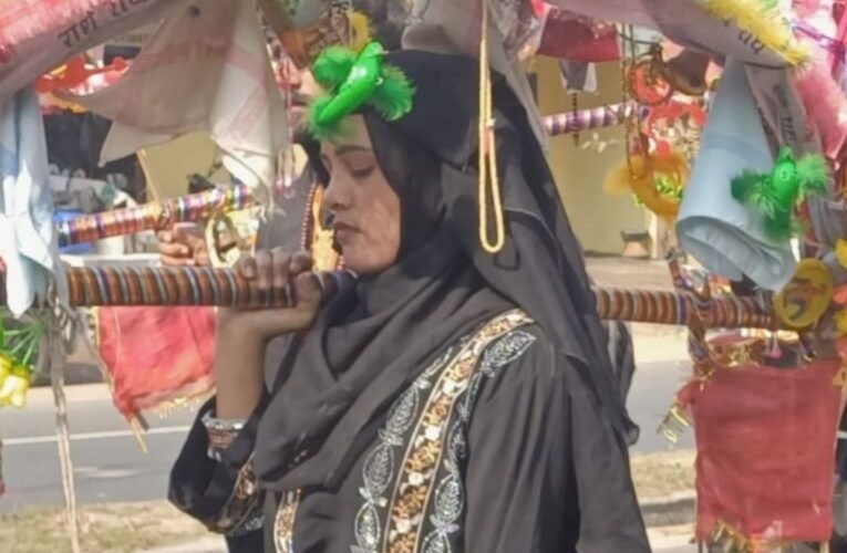 बुर्के में कांवड़ लेकर चली संभल की तमन्ना, ‘हर-हर महादेव’ के जयकारे लगाती तमन्ना मलिक की वायरल यात्रा