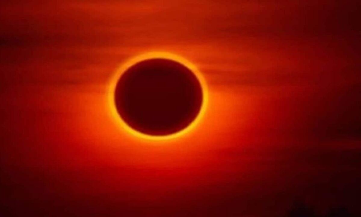 साल 2026 का पहला सूर्य ग्रहण: 17 फरवरी को लगेगा 'रिंग ऑफ फायर' कंकण सूर्य ग्रहण, कहां दिखेगा 'रिंग ऑफ फायर'? 42 20260215 212319