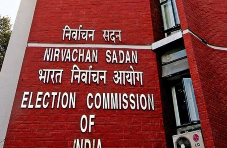 चुनाव आयोग का सख्त एक्शन: पश्चिम बंगाल में 7 अधिकारियों को तत्काल निलंबित किया, SIR में लापरवाही और शक्तियों के दुरुपयोग का आरोप