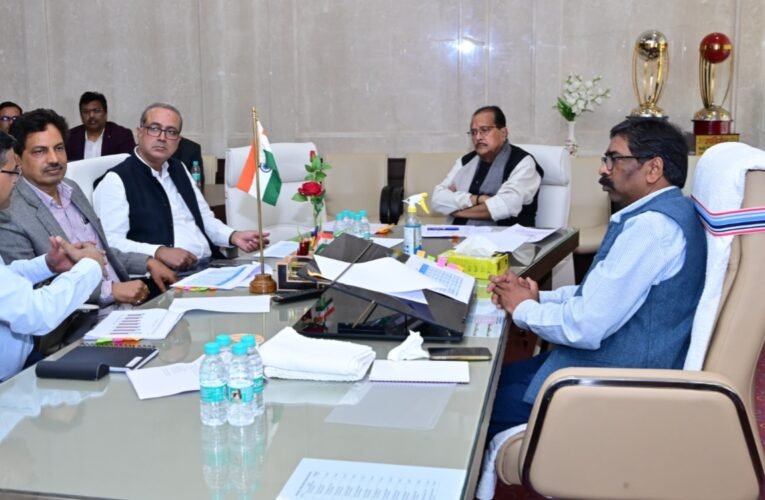 झारखंड के मुख्यमंत्री हेमंत सोरेन ने बजट सत्र की तैयारियों पर की उच्चस्तरीय बैठक 14 20260217 223427