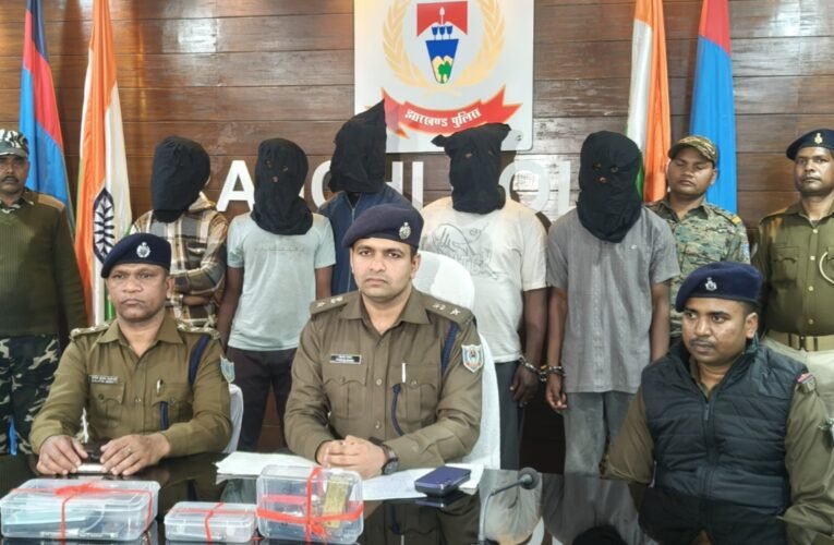 रांची पुलिस की बड़ी सफलता: राहुल सिंह गिरोह के मुख्य शूटर सहित 5 अपराधी गिरफ्तार, टोयोटा शोरूम के पास फायरिंग मामले का खुलासा 26 20260218 213658