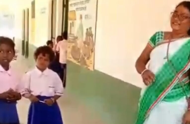 रसोइया-संयोजिका संघ की अनिश्चितकालीन हड़ताल से मध्यान्ह भोजन योजना चरमरा गई, बच्चे और शिक्षक खुद बना रहे खाना 15 20260220 211955