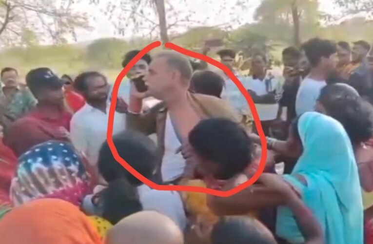 गढ़वा में कुएं से शव बरामद होने के बाद भीड़ ने पुलिस पर किया हमला, एसआई की वर्दी फाड़ी; वीडियो हुआ वायरल