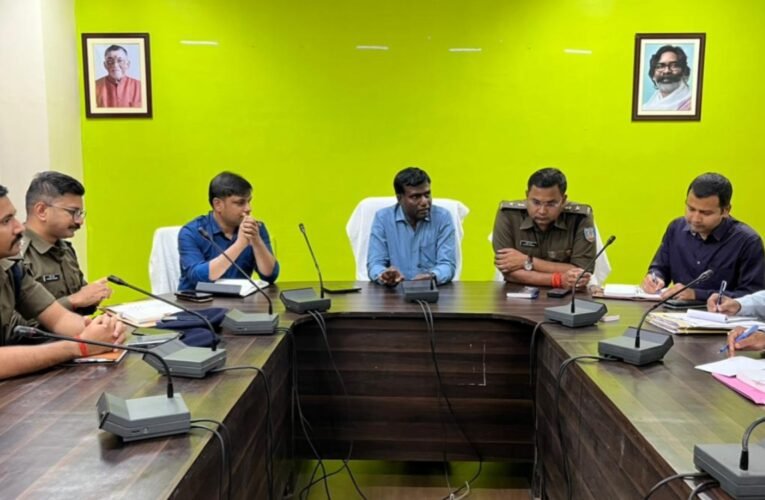 रांची नगर निगम एवं बुंडू नगर पंचायत चुनाव 2026: सुरक्षा, सुविधा और निष्पक्षता पर जोर, कल से मतदान कर्मी रवाना 28 20260221 202141