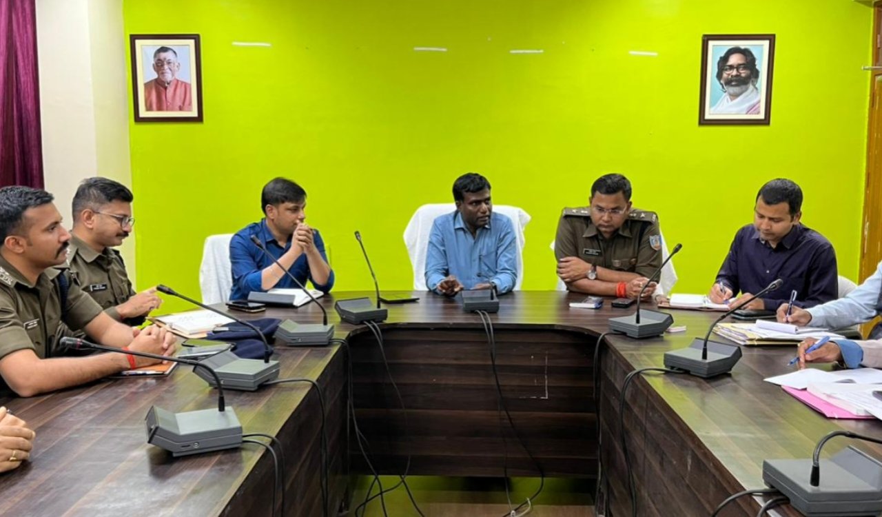 रांची नगर निगम एवं बुंडू नगर पंचायत चुनाव 2026: सुरक्षा, सुविधा और निष्पक्षता पर जोर, कल से मतदान कर्मी रवाना 5 20260221 202141