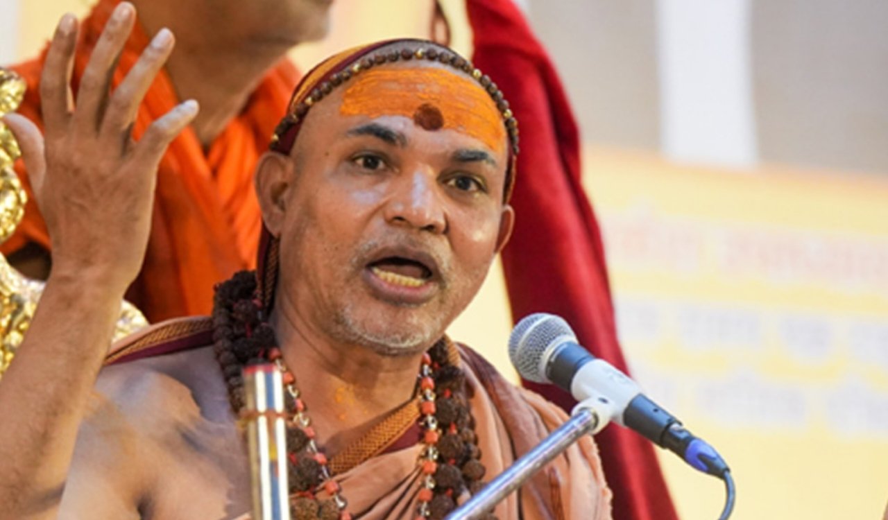 प्रयागराज POCSO कोर्ट का बड़ा आदेश: शंकराचार्य स्वामी अविमुक्तेश्वरानंद सरस्वती के खिलाफ यौन शोषण के आरोप में दर्ज होगी FIR, जांच के निर्देश 2 20260221 204756