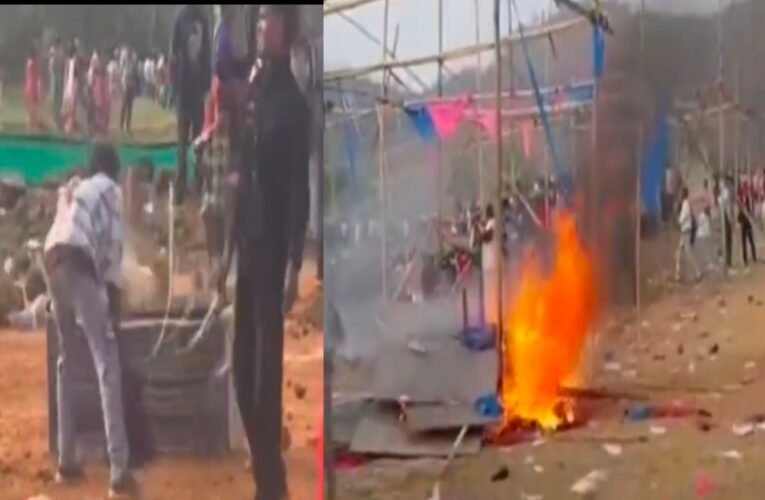 साहिबगंज: जाने क्यों फुटबॉल मैच बना 'रणभूमि', दर्शकों और कमेटी के बीच खूनी संघर्ष; टेंट-डीजे में लगाई आग 50 20260222 154241