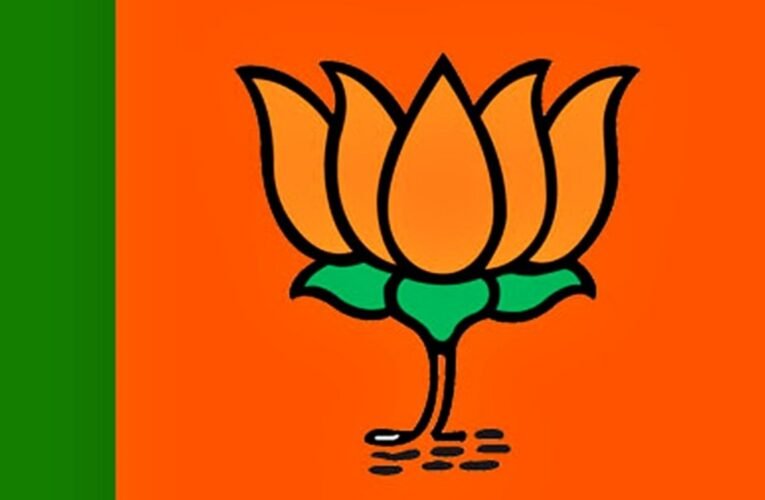 रांची नगर निगम चुनाव में सियासी बवाल तेज: झामुमो पर साइलेंस पीरियड में आचार संहिता उल्लंघन का आरोप, भाजपा कहा FIR दर्ज हो 22 20260222 194328