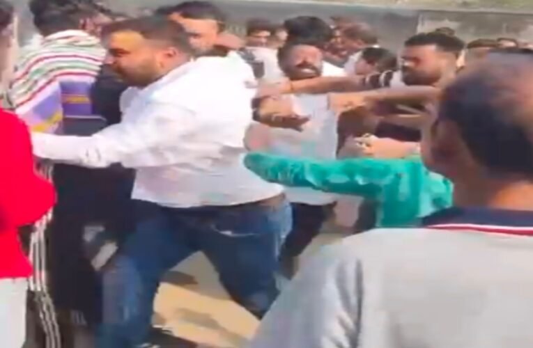 धनबाद नगर निगम चुनाव: वार्ड 22 में  मतदान प्रभावित करने का आरोप , पुलिस ने संभाला मोर्चा …देखे वीडियो 