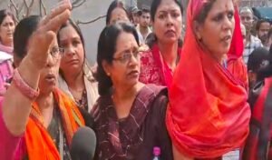 जमशेदपुर के जुगसलाई नगर परिषद चुनाव में बड़ा हंगामा: बोगस मतदान के आरोप पर मारपीट 12 20260223 155754