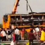 पूर्वांचल एक्सप्रेसवे पर भीषण हादसा: लखनऊ के गोसाईगंज में तेज रफ्तार बस पलटी, 7 लोगों की मौत, बढ़ सकता है मौत का आंकड़ा 20260223_181113