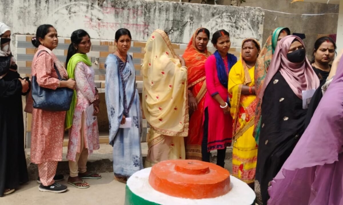 झारखंड के 48 नगर निकाय चुनावों में 61.4% मतदान, रांची में सबसे कम उत्साह; शांतिपूर्ण प्रक्रिया के बीच छिटपुट झड़प की घटनाएं 43 20260223 215844