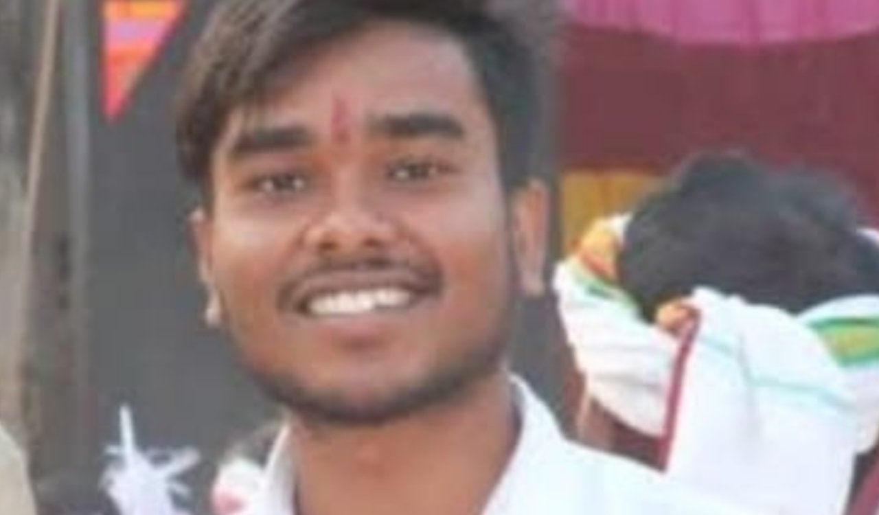 मामा को बचाने दिल्ली जा रहे थे, लेकिन... चतरा के सिमरिया में एयर एंबुलेंस क्रैश, सिमडेगा में शोक की लहर 2 20260224 123115