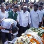 मुख्यमंत्री हेमन्त सोरेन ने पूर्व मुख्यमंत्री चंपई सोरेन के पोते वीर सोरेन को श्रद्धांजलि दी 20260226_170535