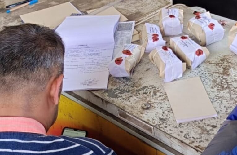 सिमडेगा में खाद्य सुरक्षा विभाग की सख्त कार्रवाई! बंसल होलसेल समेत कई दुकानों पर छापा, खाद्य तेल, सूजी और घी के सैंपल लिए गए 17 20260226 211343