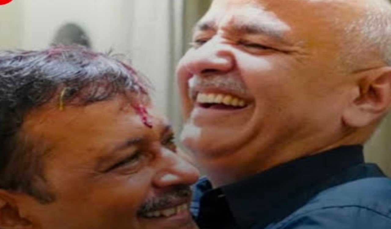 दिल्ली शराब नीति घोटाला केस में AAP को बड़ी राहत: केजरीवाल और सिसोदिया बरी, कोर्ट ने कहा- CBI के पास ठोस सबूत नहीं 2 20260227 114519