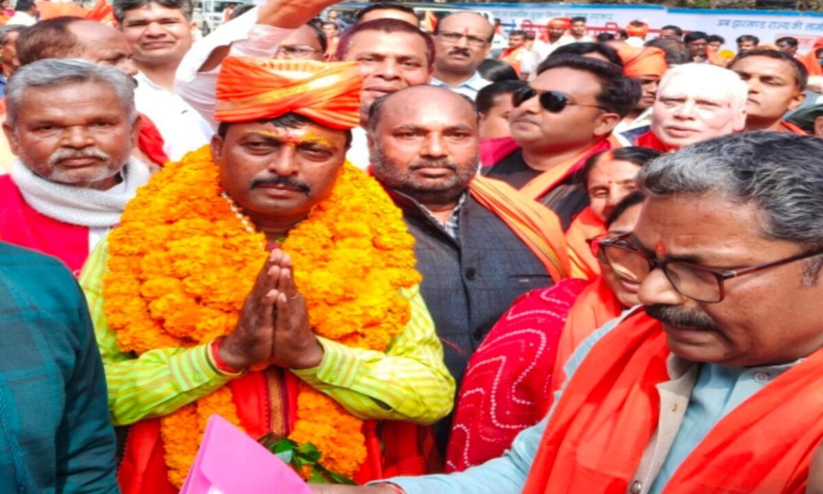 लातेहार नगर पंचायत चुनाव: भाजपा समर्थित महेश सिंह की जीत, विकास और सुधार का संकल्प 44 20260227 160715