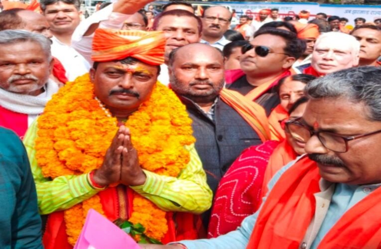 लातेहार नगर पंचायत चुनाव: भाजपा समर्थित महेश सिंह की जीत, विकास और सुधार का संकल्प