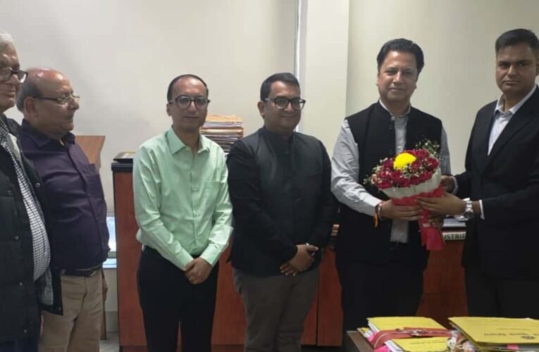 फेडरेशन ऑफ झारखण्ड चैंबर ऑफ कॉमर्स एंड इंडस्ट्रीज (FJCCI) के प्रतिनिधिमंडल ने उद्योग सचिव अरवा राजकमल से की मुलाकात 24 20260227 194816