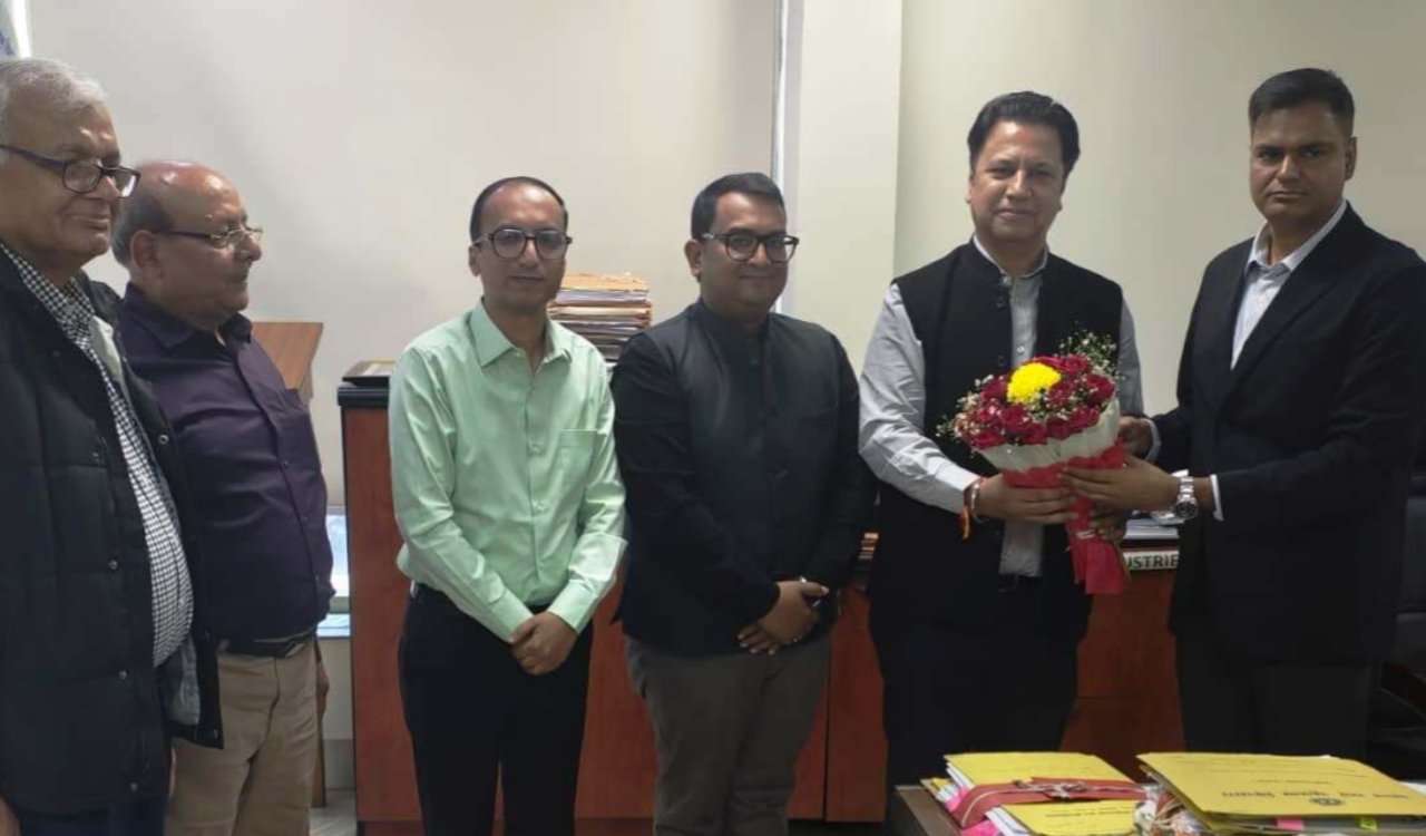 फेडरेशन ऑफ झारखण्ड चैंबर ऑफ कॉमर्स एंड इंडस्ट्रीज (FJCCI) के प्रतिनिधिमंडल ने उद्योग सचिव अरवा राजकमल से की मुलाकात 6 20260227 194816