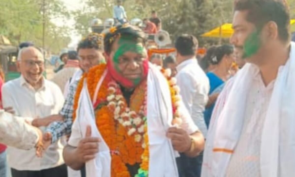 सिमडेगा नगर परिषद अध्यक्ष चुनाव में निर्दलीय ओलिवर लकड़ा की शानदार जीत ने भाजपा और कांग्रेस को गहरा झटका दिया 13 20260228 211213