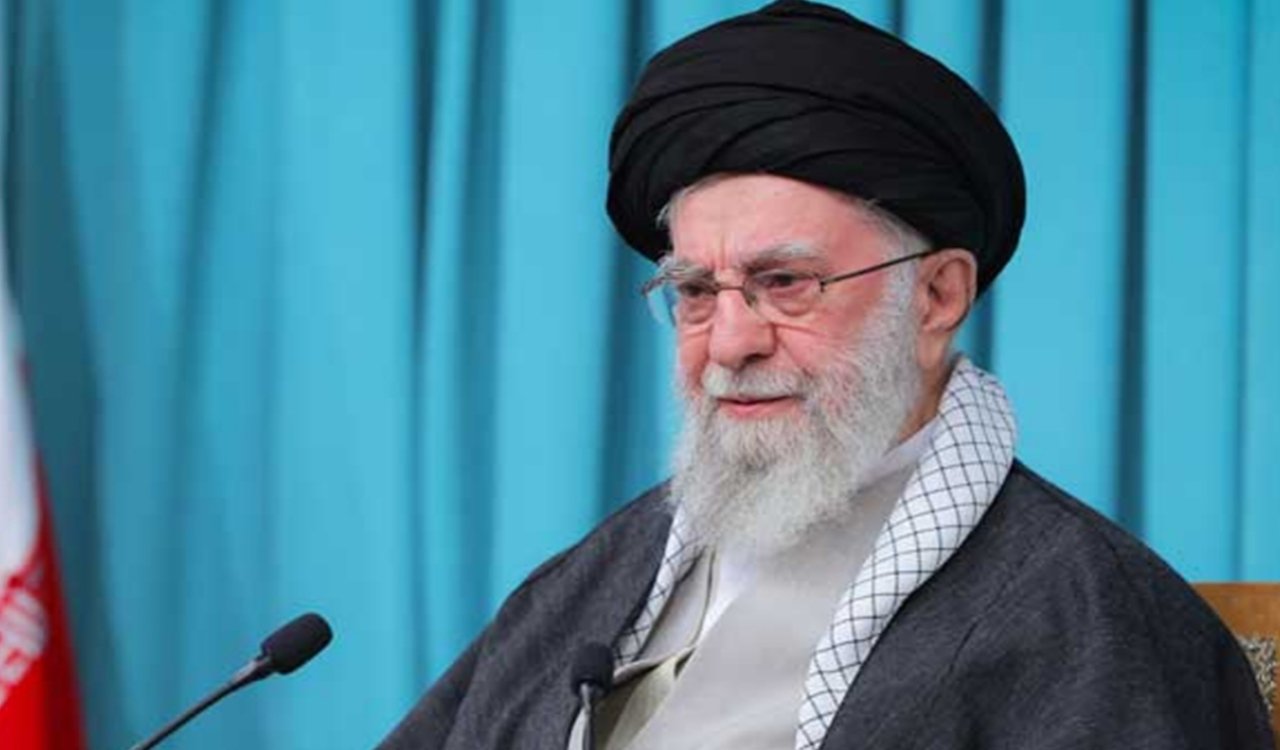 ईरान के सुप्रीम लीडर अयातुल्ला अली खामेनेई की मौत: अमेरिका-इजरायल हमलों में शहीद होने की सरकारी मीडिया से पुष्टि 1 20260301 080926