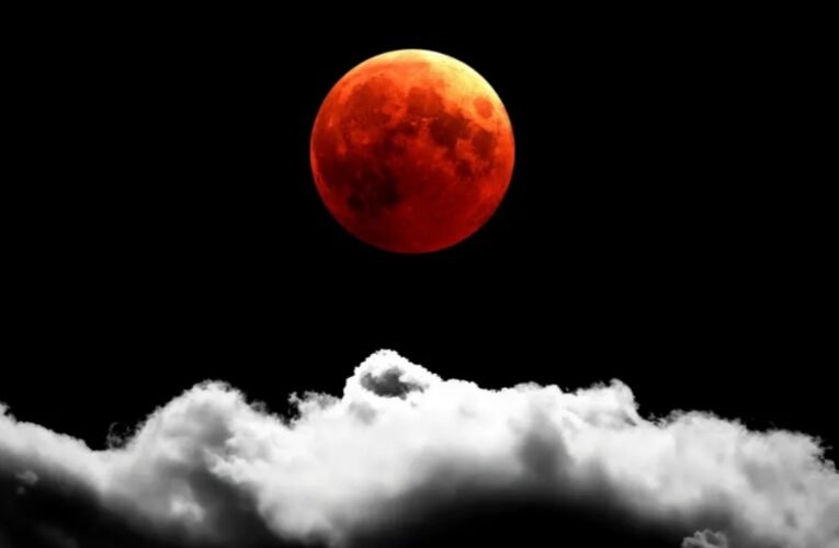 2026 का पहला चंद्र ग्रहण आज: ब्लड मून का नजारा, सूतक काल और धार्मिक नियमों की पूरी जानकारी 33 20260303 082025