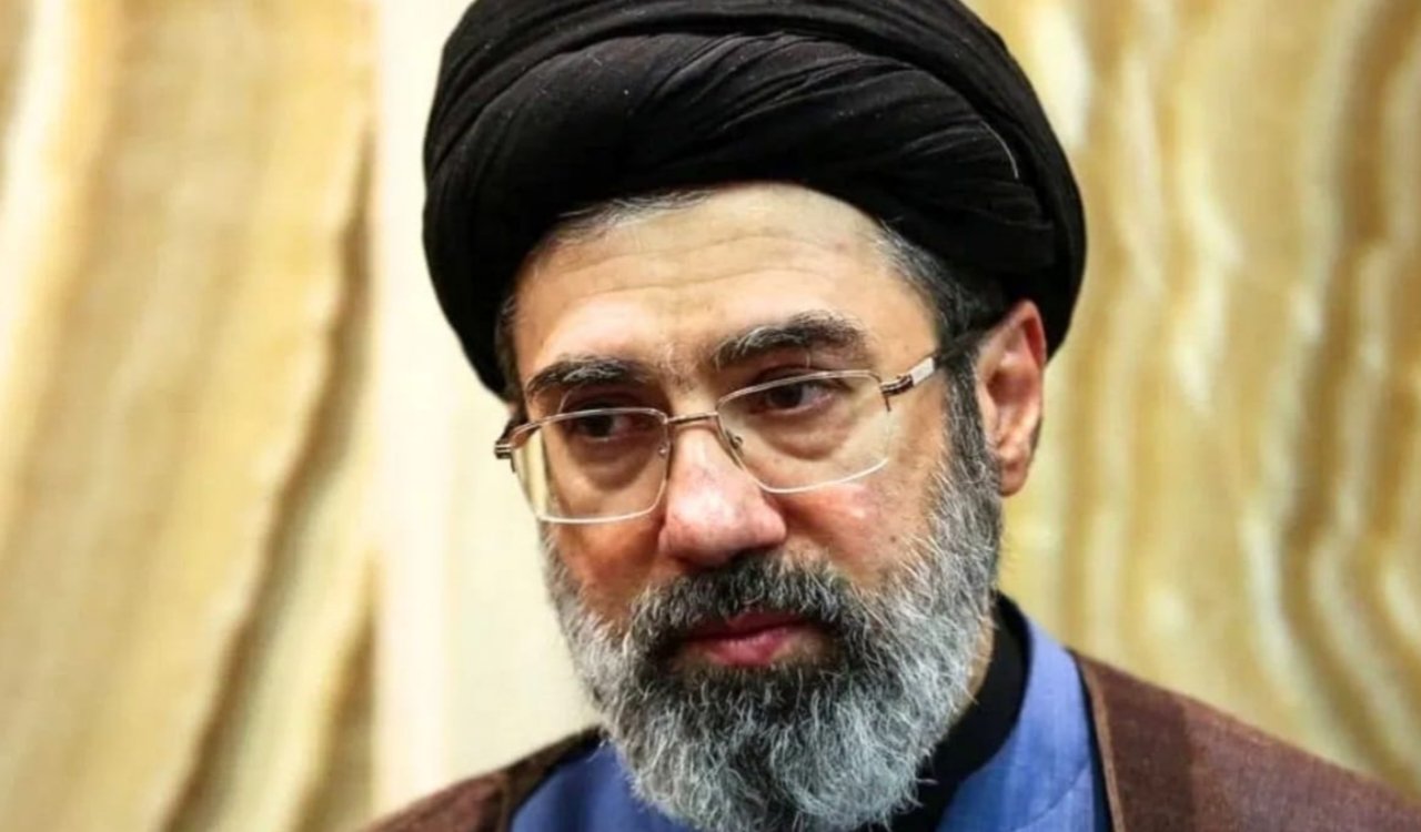 पश्चिम एशिया में जारी युद्ध और तनाव के बीच ईरान से बड़ी खबर : अली खामेनेई के बेटे मोजतबा खामेनेई बने नए सुप्रीम लीडर! 1 20260304 072508