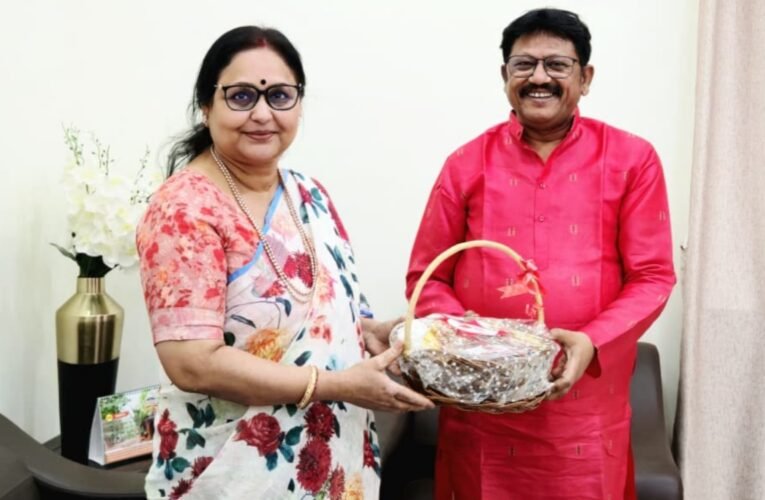 छत्तीसगढ़ हाई कोर्ट के न्यायाधीश न्यायमूर्ति अमितेंद्र किशोर प्रसाद का सिमडेगा में भव्य स्वागत 17 20260304 204221