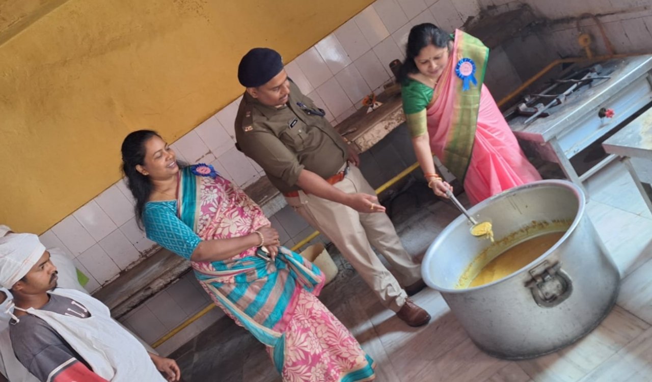 मंडल कारा का औचक निरीक्षण: मुख्य न्यायिक दंडाधिकारी और डालसा सचिव ने बंदियों से जानी समस्याएं, भोजन-स्वच्छता की ली जांच 10 20260308 180302