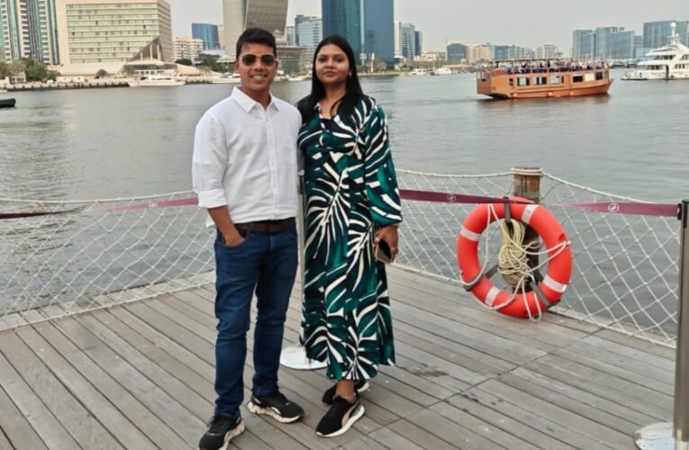 युद्ध तनाव में फंसे झारखंड के नवदंपति की सुरक्षित वापसी: दुबई से स्वदेश लौटे अतुल उरांव और डॉ. कंचन, परिवार में खुशी की लहर 14 20260309 143241