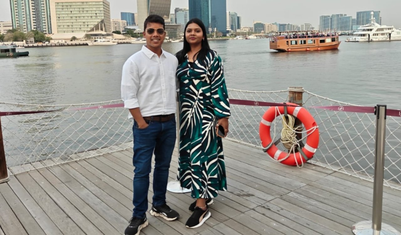 युद्ध तनाव में फंसे झारखंड के नवदंपति की सुरक्षित वापसी: दुबई से स्वदेश लौटे अतुल उरांव और डॉ. कंचन, परिवार में खुशी की लहर 1 20260309 143241