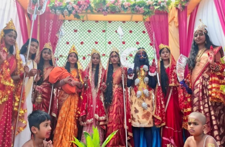 भव्य शोभायात्रा के साथ हुआ हिन्दू नववर्ष का अभिनंदन, शोभायात्रा में शामिल लोंगो का कई सामाजिक संगठनों ने किया स्वागत