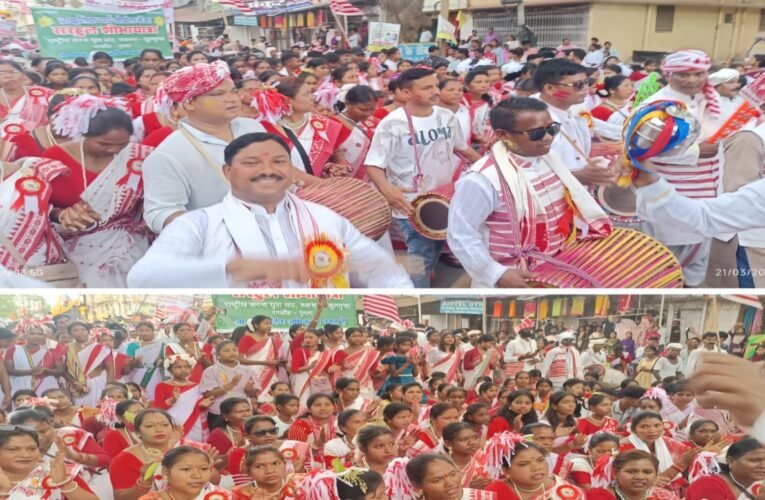 सिमडेगा में प्रकृति पर्व सरहुल की धूम मांदर की थाप पर थिरके लोग, भव्य शोभायात्रा से भक्तिमय हुआ शहर