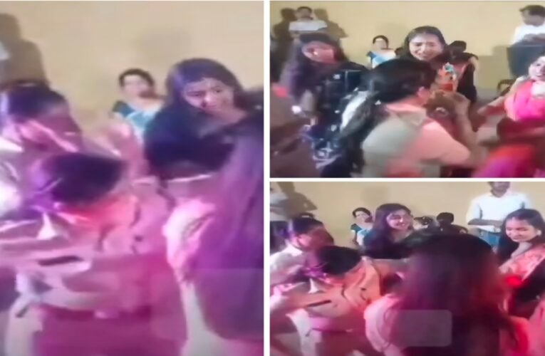 वर्दी में ठुमके .. धनबाद पुलिस अफसर का ‘पलंग सागवान’ डांस वीडियो वायरल, वर्दी में भोजपुरी ठुमका ..क्या ये पुलिस मैनुअल का उलघन !