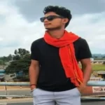 झारखंड के गोड्डा में पुरानी रंजिश में बीएड छात्र नीरज कुमार की हथौड़े से पीट-पीटकर हत्या। गोड्डा में छात्र की हत्या के बाद जुटी पुलिस की भीड़ या मृतक की फाइल फोटो।