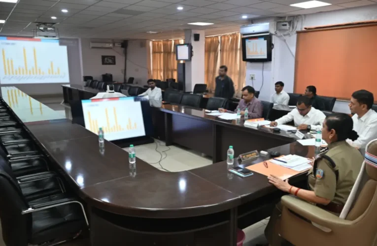 झारखंड: नक्सलियों के पुनर्वास और सुविधाओं की समीक्षा, DGP ने दिए स्पीडी ट्रायल और नोडल अधिकारी की नियुक्ति के निर्देश 28 Jharkhand: Review of Naxalite Rehabilitation and Facilities; DGP Directs Speedy Trials and Appointment of Nodal Officers