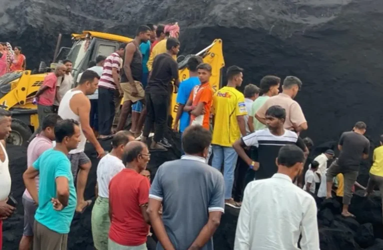 धनबाद: मुनीडीह कोल वाशरी में बड़ा हादसा, भारी बारिश के बीच स्लरी ढहने से 4 मजदूरों की मौत, रेस्क्यू जारी
